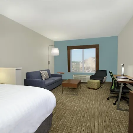 Holiday Inn Express & Suites Columbus North By Ihg Exterior photo