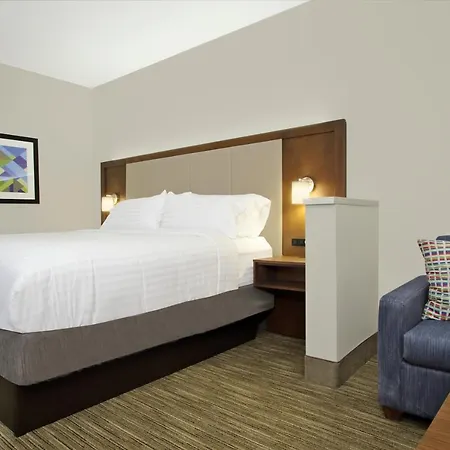 Holiday Inn Express & Suites Columbus North By Ihg Exterior photo