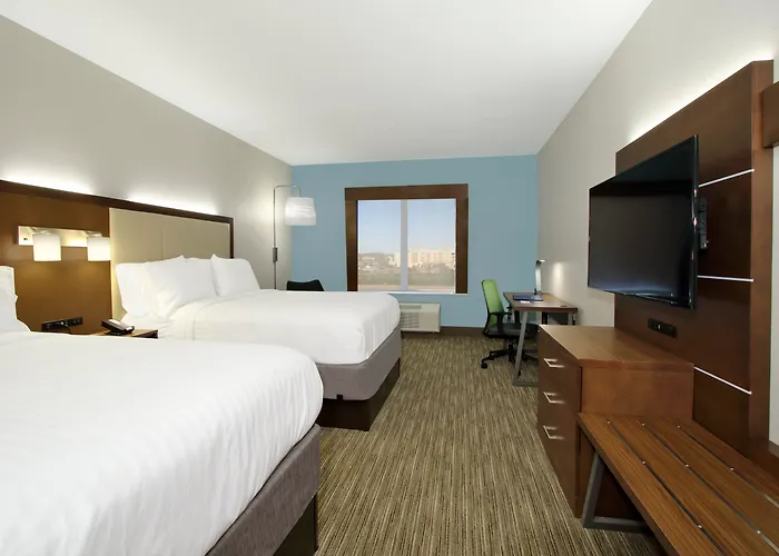 Holiday Inn Express & Suites Columbus North By Ihg