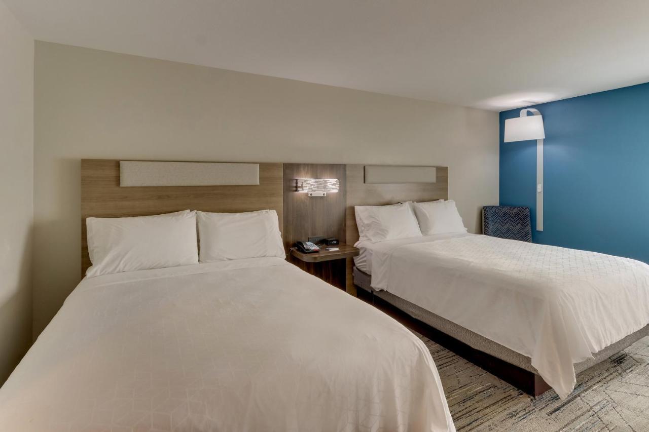 Express & North By Ihg Hotel 3*